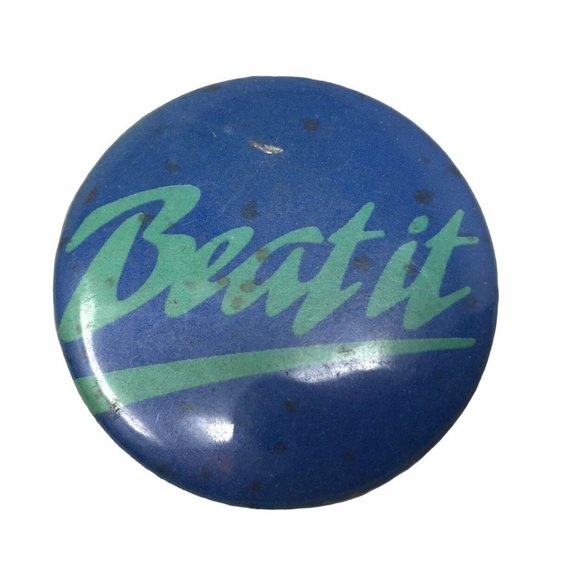 Small Vintage Beat It Pinback Button Pin- 1984 Jackson - Picture 1 of 3